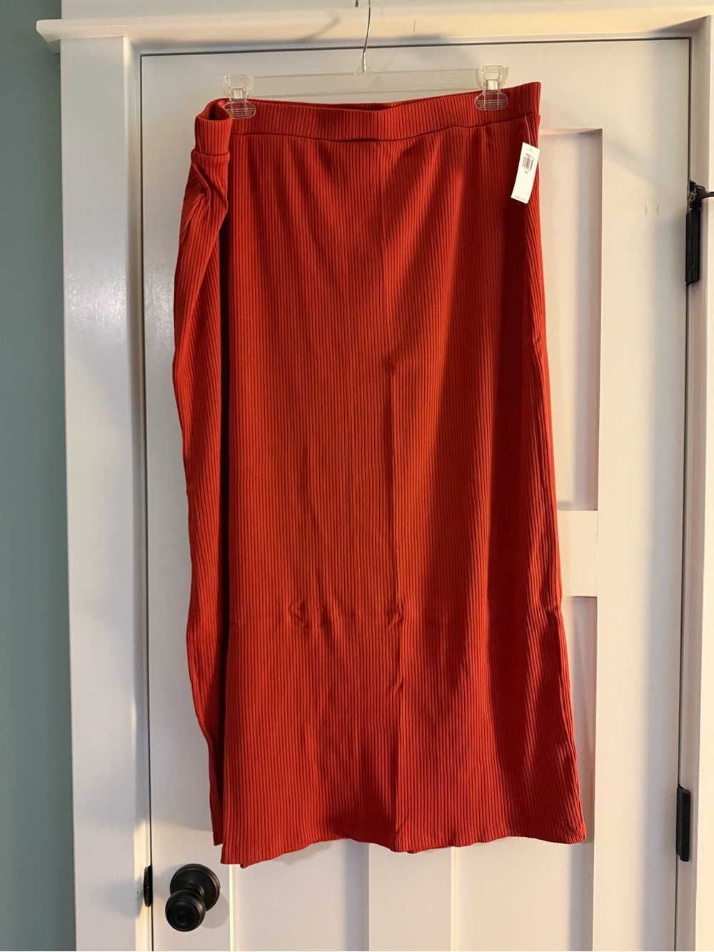 Women's Ribbed Midi Skirt in Rust